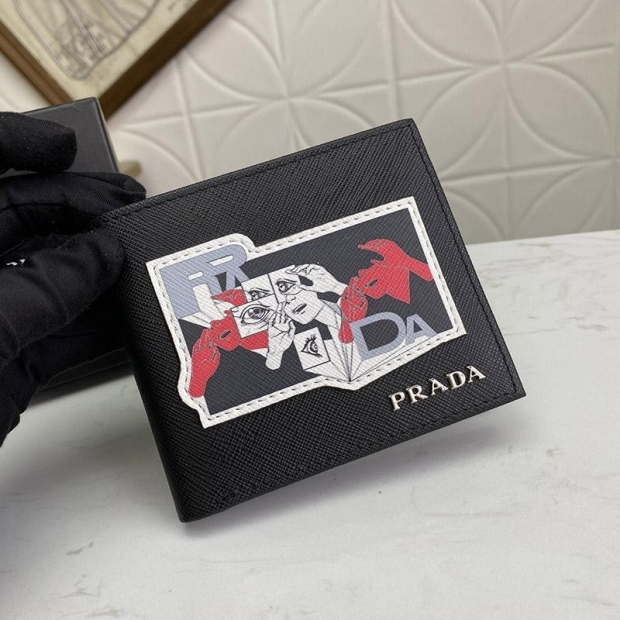 稀少 高品質 プラダ 本物 レザー折りたたみ財布 pun29913