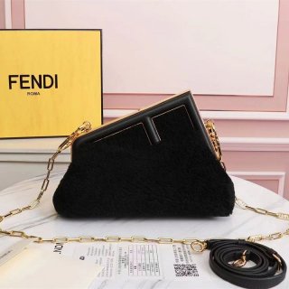 完売必至フェンディ ファースト コピー スモール シープスキンバッグ fek89209 完売必至フェンディ ファースト コピー スモール シープスキンバッグ fek89209