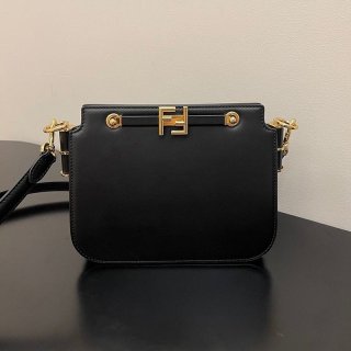世界中で大人気フェンディ 本物 タッチ レザー バッグ fej51286 世界中で大人気フェンディ 本物 タッチ レザー バッグ fej51286