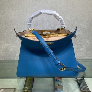 超希少!フェンディ コピー ピーカブー アイシーユー ミディアム フルグレインレザー バッグ feg41059 超希少!フェンディ コピー ピーカブー アイシーユー ミディアム フルグレインレザー バッグ feg41059
