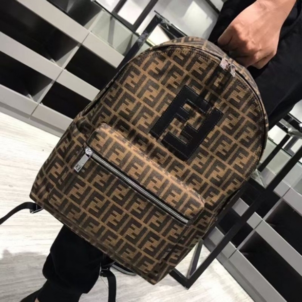 希少色フェンディ FFモチーフ 本物 バックパック リュック fes33317