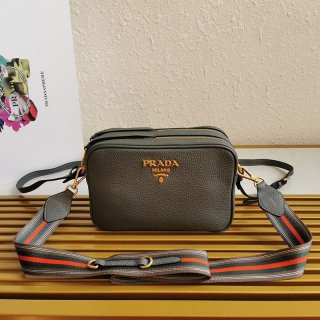一目惚れ 新色 ギフトに最適プラダ ダブルジップ ショルダーバッグ 本物 pux16379 一目惚れ 新色 ギフトに最適プラダ ダブルジップ ショルダーバッグ 本物 pux16379