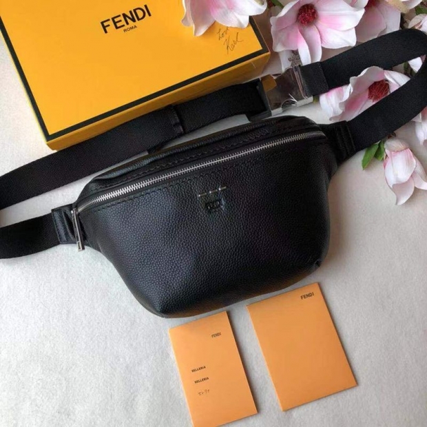 ★日本!!人気！フェンディ カーフレザー ベルトバッグ 本物 feg92007