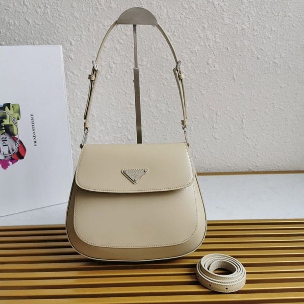 ★日本!!人気！プラダ★フラップ付きクレオショルダーバッグ 本物 puf06475