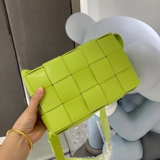 争奪戦ボッテガヴェネタ カセット コピー クロスボディバッグ bow94018 争奪戦ボッテガヴェネタ カセット コピー クロスボディバッグ bow94018