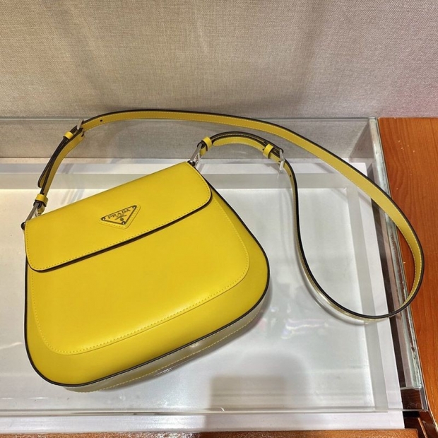 《大人気》プラダ★フラップ付きクレオショルダーバッグ 本物 puy98195