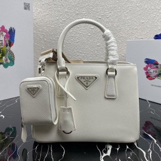超話題!完売人気 プラダ ショルダーバッグ 本物3way pul00965 超話題!完売人気 プラダ ショルダーバッグ 本物3way pul00965
