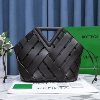 入手困難ボッテガヴェネタ ポイント 本物 トップハンドルバスケット ミディアムバッグ★ブラック bop78460 入手困難ボッテガヴェネタ ポイント 本物 トップハンドルバスケット ミディアムバッグ★ブラック bop78460