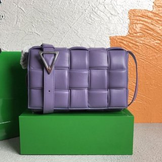 累積売上総額第1位!ボッテガヴェネタ パデットカセット 本物 ショルダーバッグ ラベンダー 591970VCQR15130 累積売上総額第1位!ボッテガヴェネタ パデットカセット 本物 ショルダーバッグ ラベンダー 591970VCQR15130