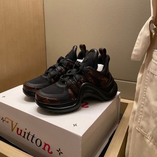 完売必至 ルイヴィトン 本物 アークライトライン スニーカー vug02520 完売必至 ルイヴィトン 本物 アークライトライン スニーカー vug02520