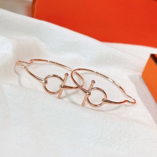 送料込《人気》 エルメス フィレドール ピアス コピー ローズゴールド フープ H215502B00 送料込《人気》 エルメス フィレドール ピアス コピー ローズゴールド フープ H215502B00