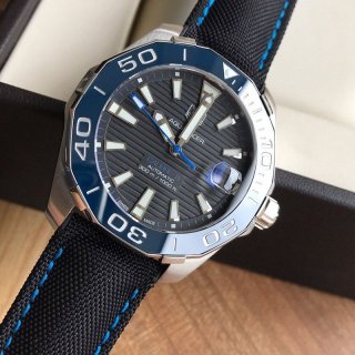 【日本未発売】タグホイヤー アクアレーサー 本物キャリバー5 ブラック/ステンレス/ナイロン41mm TAg53788