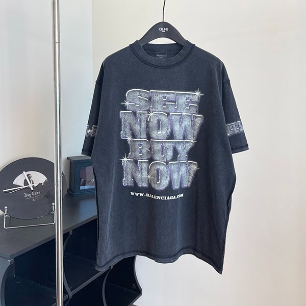 バレンシアガ 本物 SNBN Tシャツ ラージフィット ロゴ ヴィンテージ 764235T