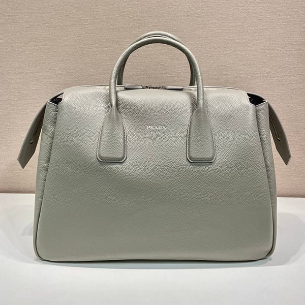 稀少プラダ ヴィッテロダイノレザー トラベルバッグ 本物 永野芽郁さん着用 pud85104
