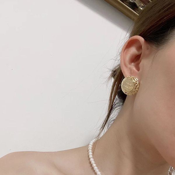 大人気！シャネル ピンク ゴールド丸形 ピアス 本物 sha10696